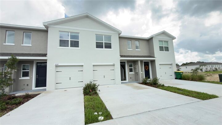 Property Photo: 31211 Midnight Sun Way FL 33545