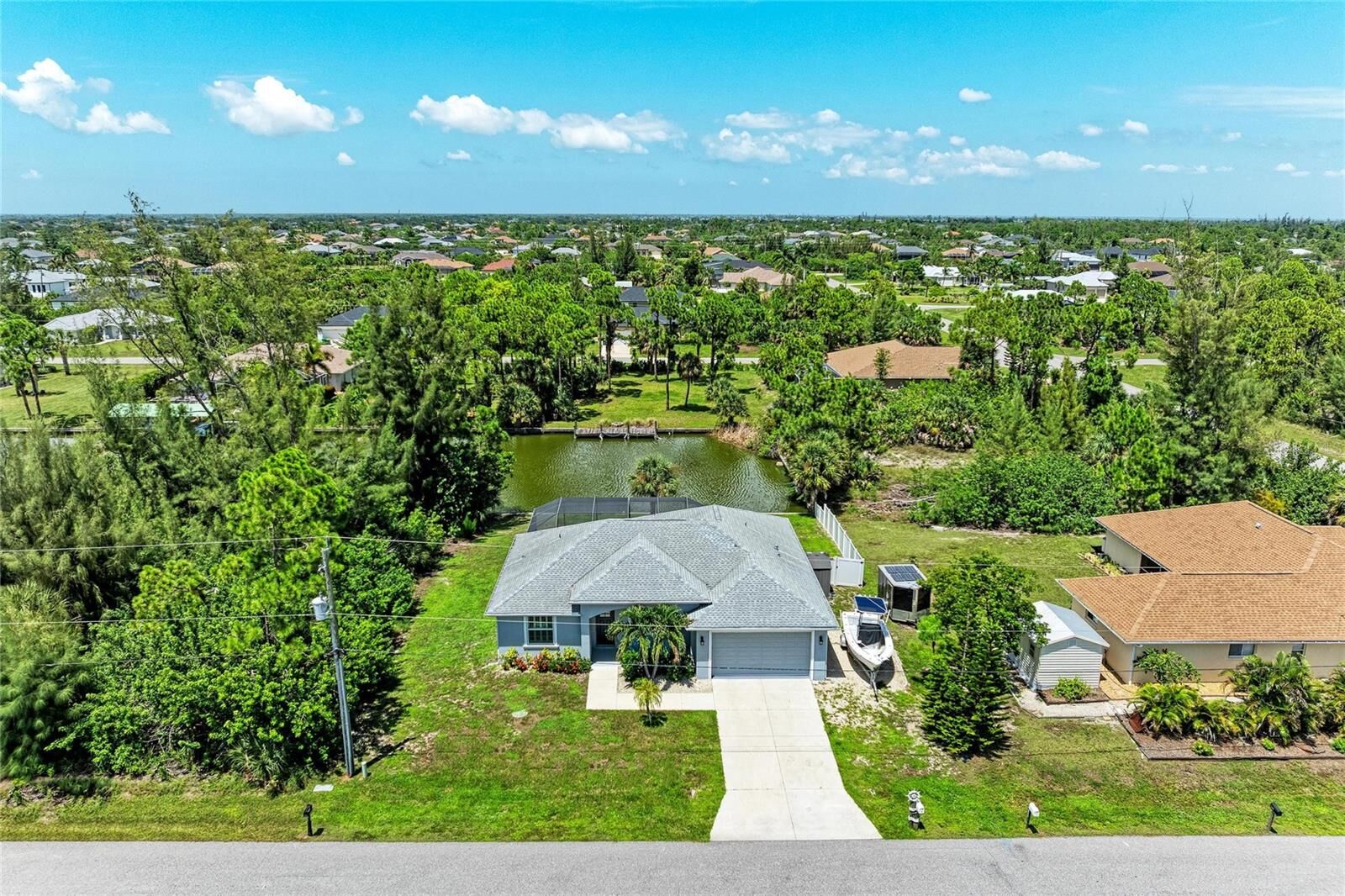 Property Photo:  15040 Lyneburg Avenue  FL 33981 