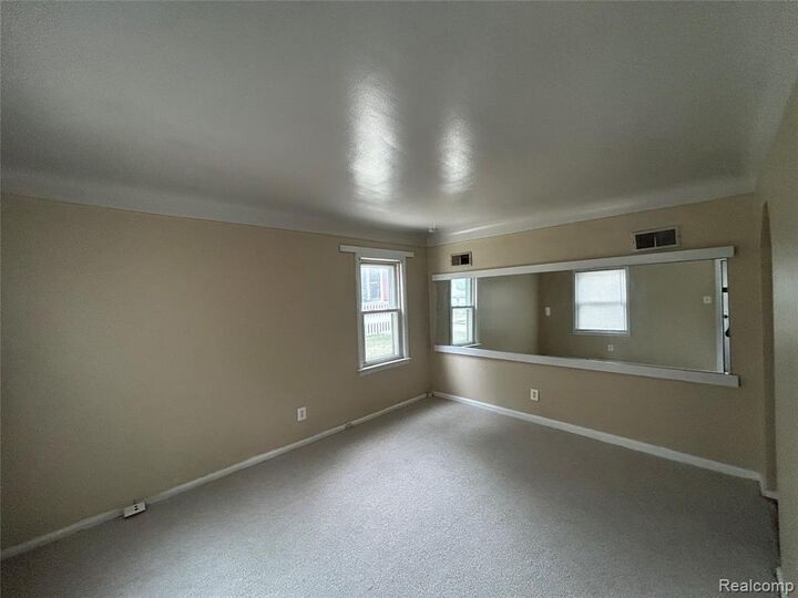 Property Photo:  6160 McGuire Street  MI 48180 1146 