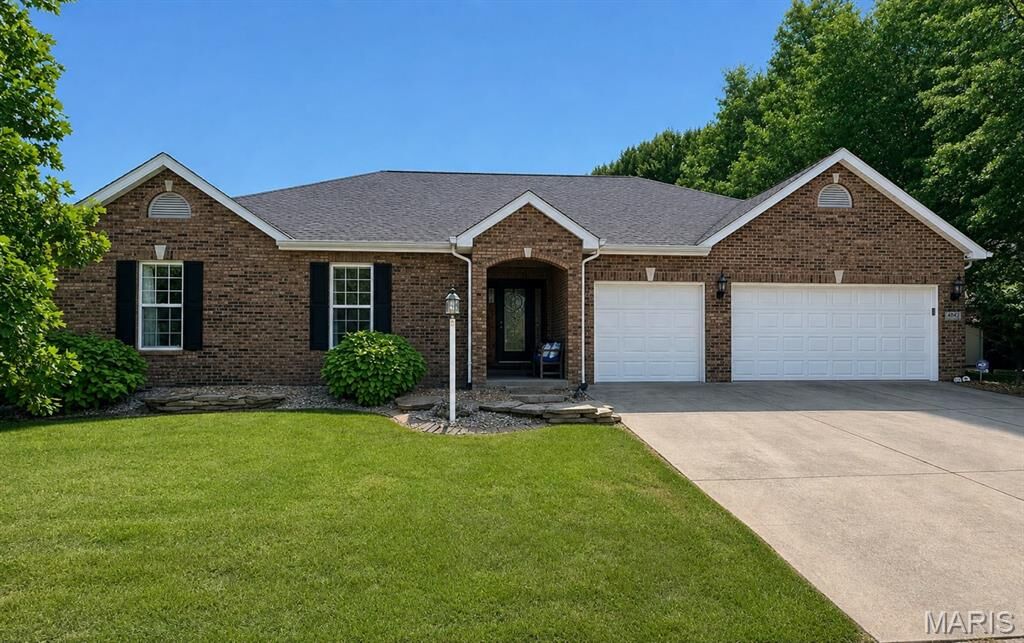 Property Photo:  4047 Sequoia Drive  IL 62025 