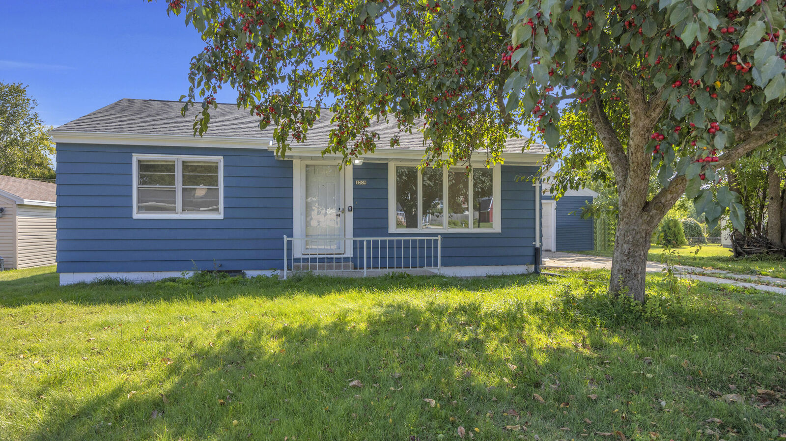 Property Photo: 1209 N 28th St WI 53081