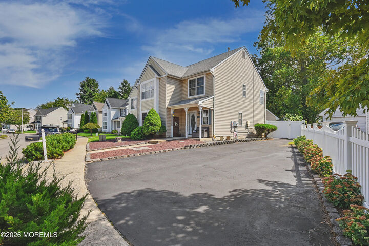 Property Photo:  129 Hamlet Court  NJ 08753 