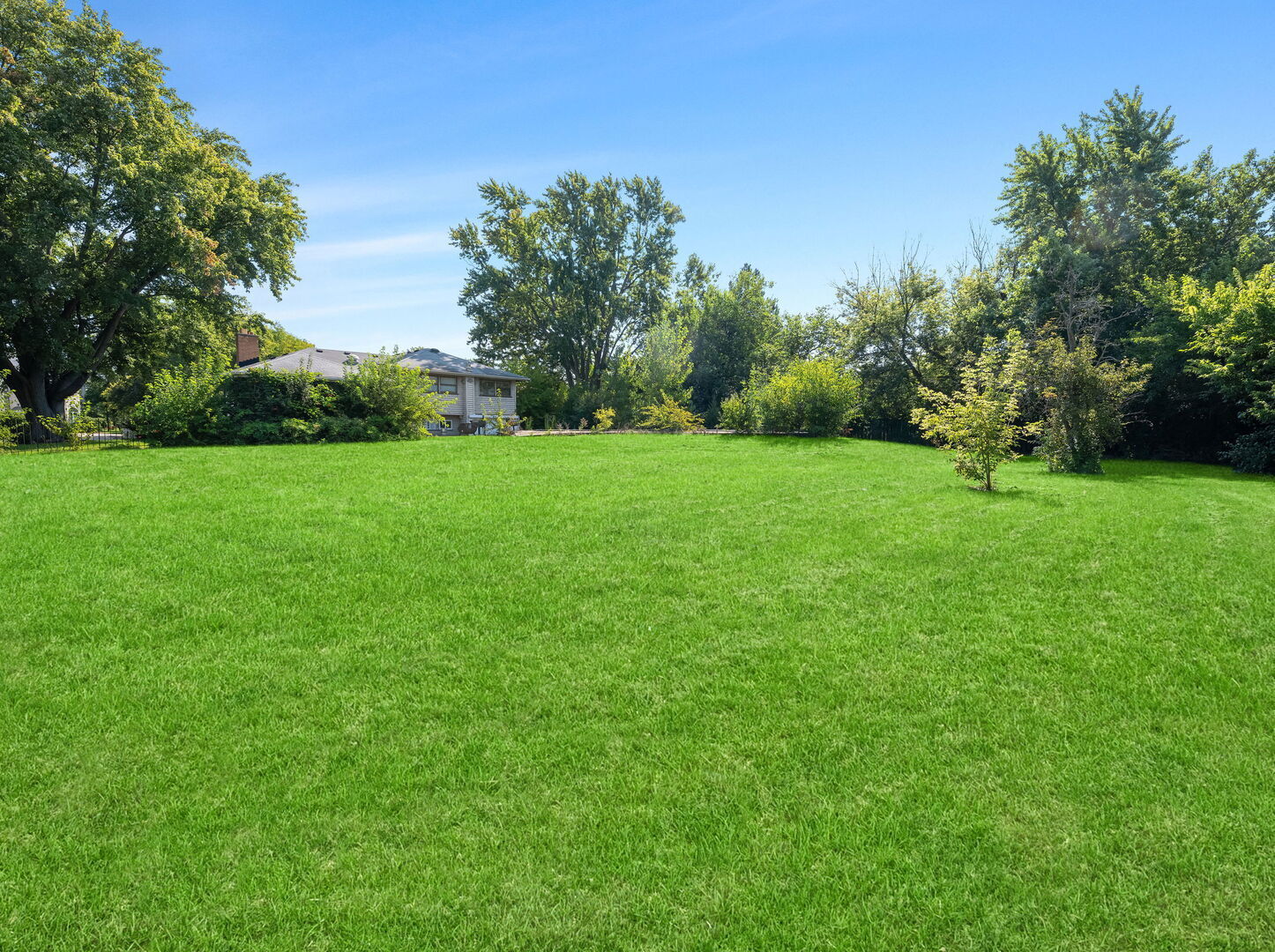 Property Photo:  2250 White Oak Drive  IL 60062 