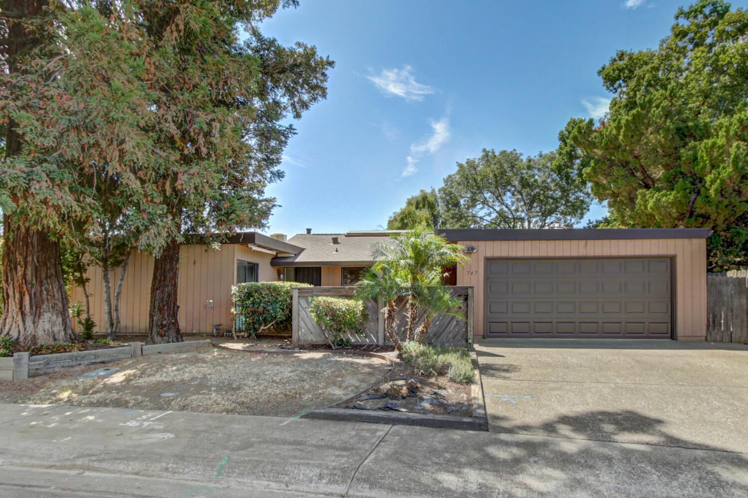 Property Photo: 747 Harvard Bend Drive CA 95695