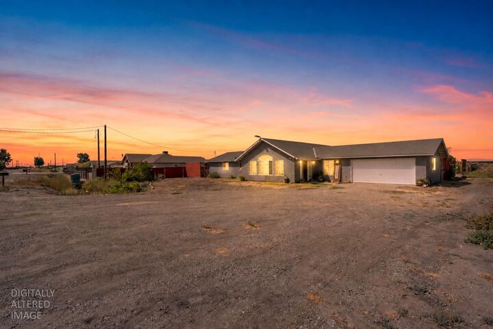 Property Photo: 17225 Custer Avenue CA 93620