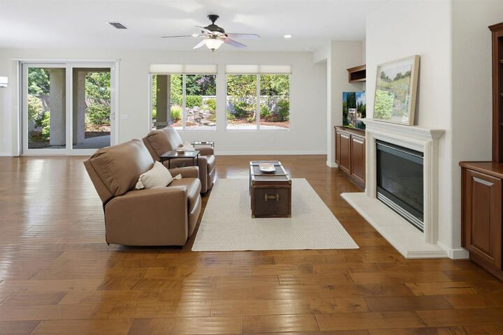 Property Photo:  902 Coachman Lane  CA 95648 