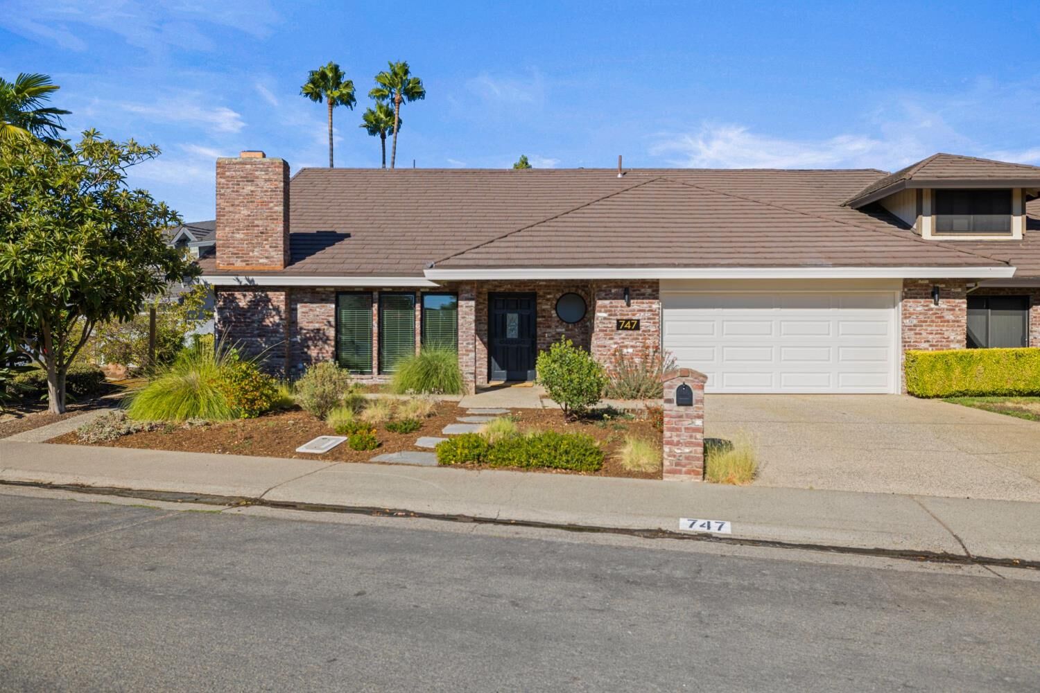 Property Photo:  747 Shoreside Drive  CA 95831 
