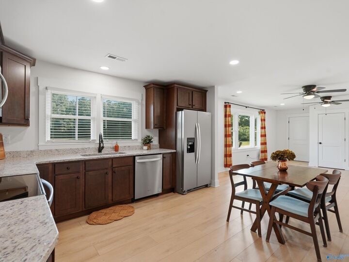 Property Photo: 430 Johnson Avenue AL 35760