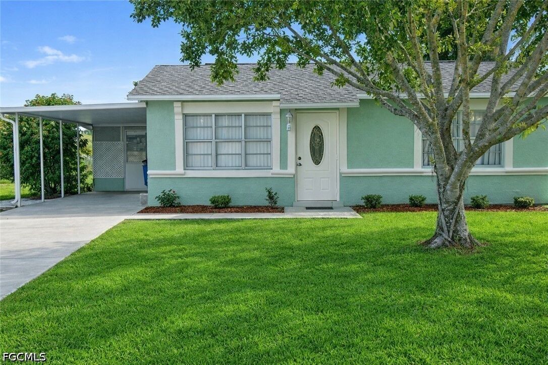 Property Photo: 117 Stetson Street FL 33936