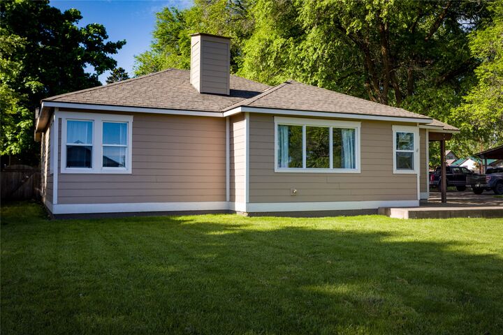 Property Photo:  802 4th Avenue E  MT 59860 
