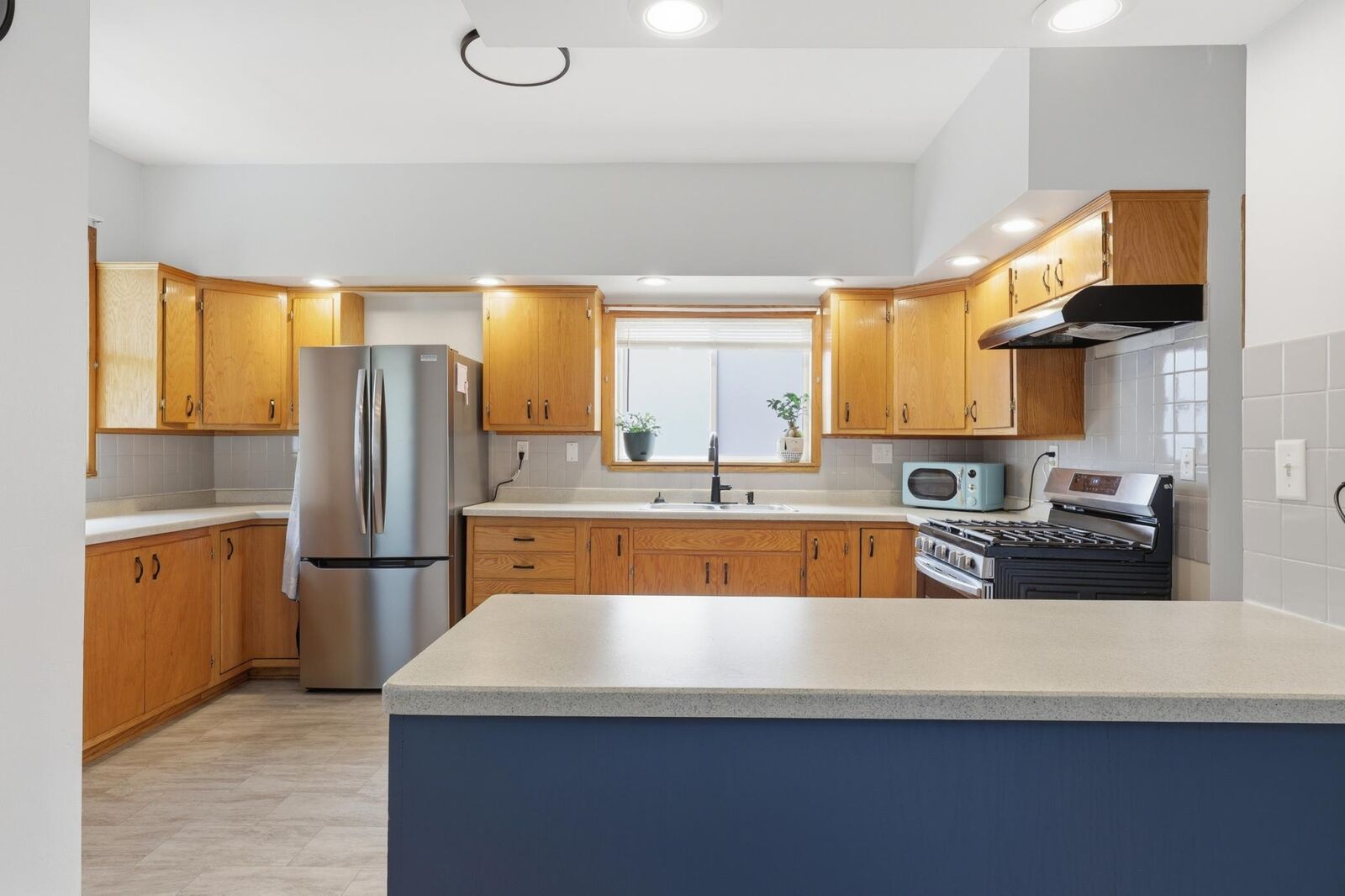 Property Photo: 942 Central Avenue W MN 55104
