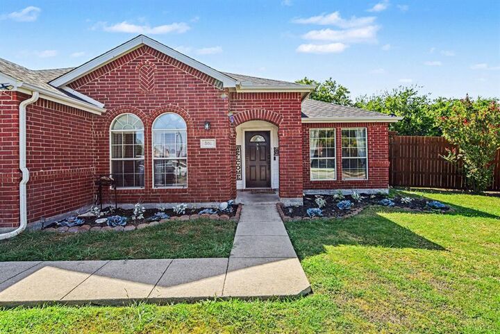 Property Photo: 501 Wolf Drive TX 75126