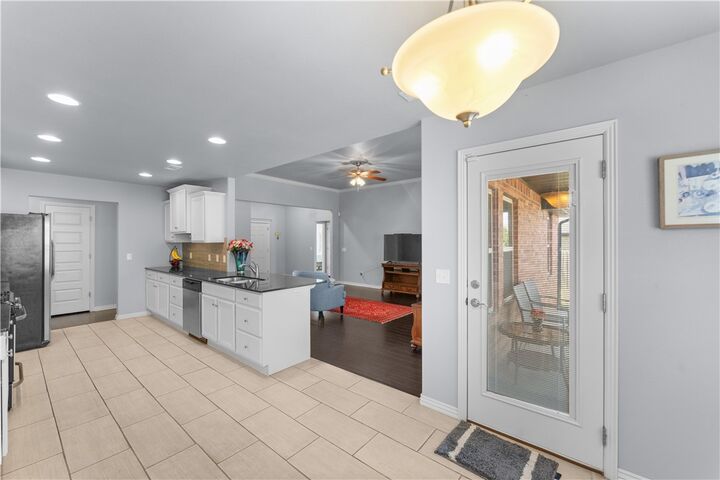 Property Photo: 1854 S Sinclair Avenue AR 72701