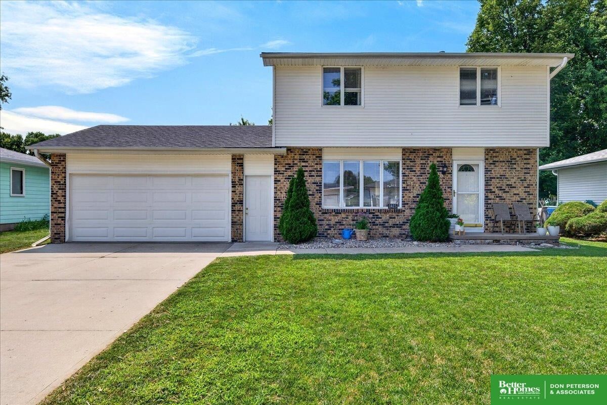 Property Photo: 1415 Missouri Avenue NE 68025