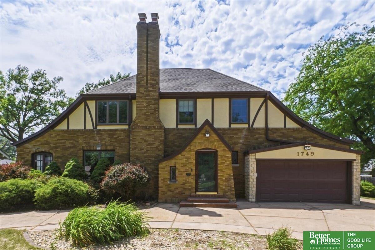 Property Photo:  1749 N Broad Street  NE 68025 