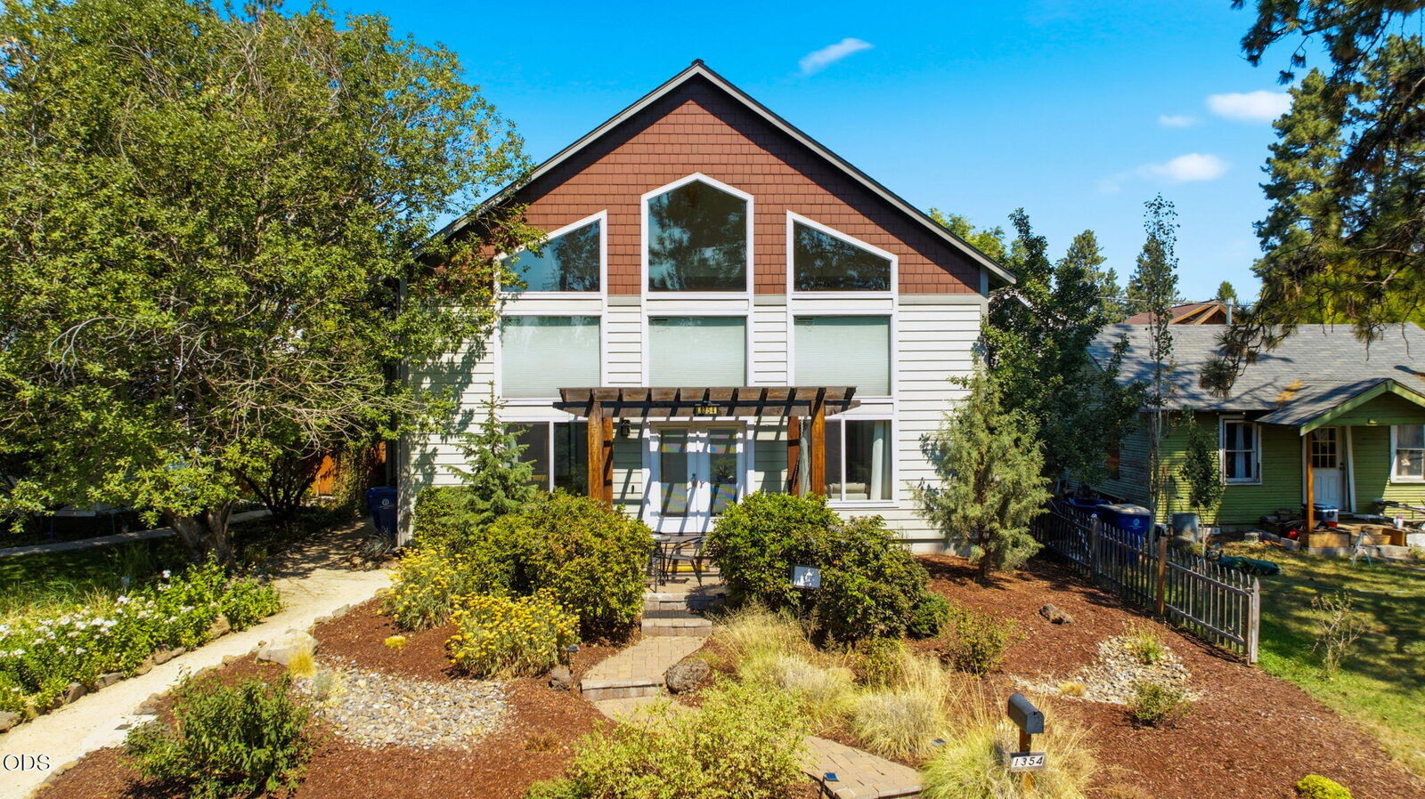Property Photo: 1354 NW Baltimore Avenue OR 97703