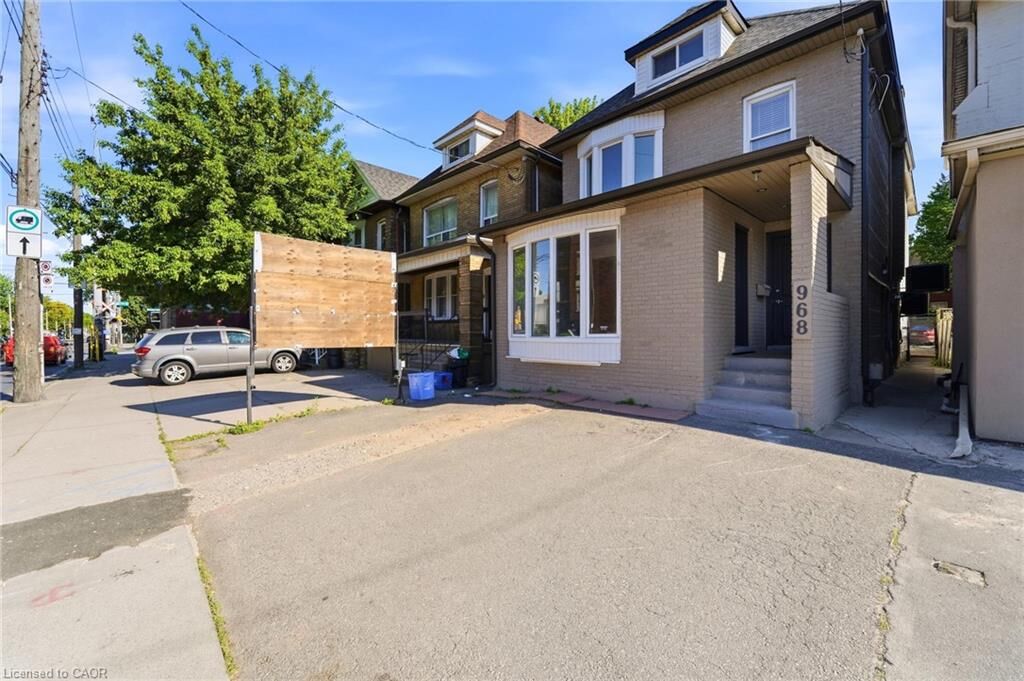 Property Photo:  968 Main Street E Lower  ON L8M 1M8 