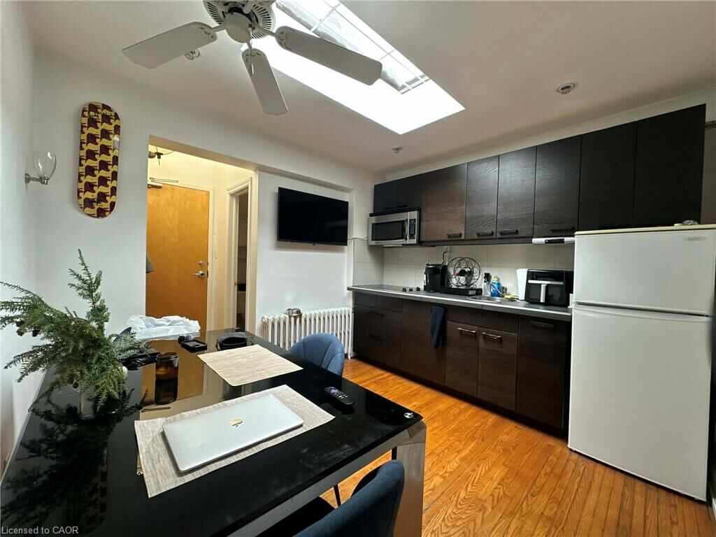 Property Photo:  237 James Street N 3  ON L8R 2L2 