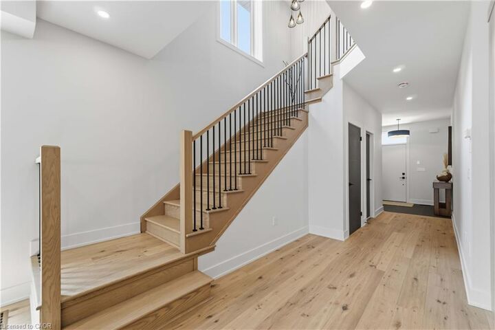Property Photo: 6124 Curlin Crescent ON L2H 3W8