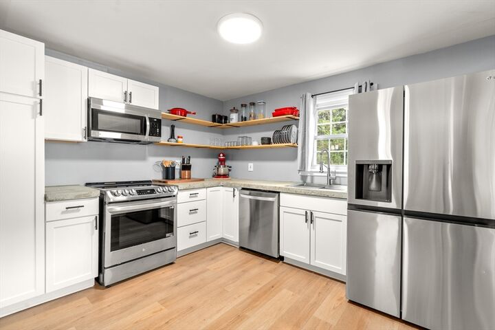 Property Photo:  16 Highland Park Rd  MA 01543 