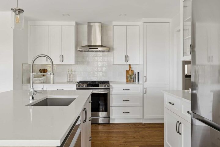 Property Photo: 5 Sienna Hills Court SW AB T3H 2W3