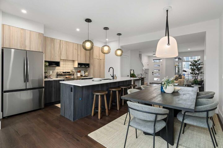 Property Photo: 13 Silverton Glen Bay SW AB T2X 6T6