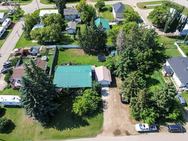 Property Photo: 2206 25 Avenue AB T0M 0V0