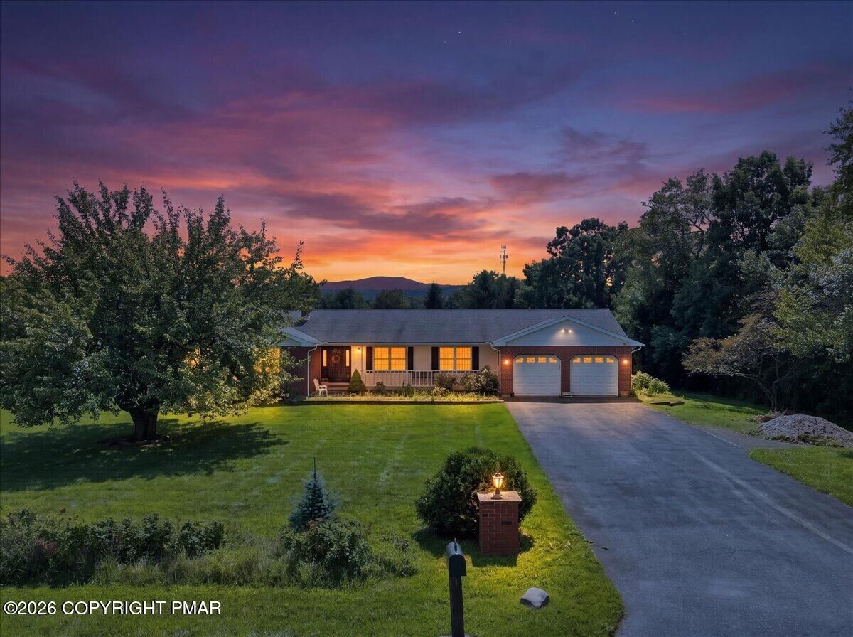 Property Photo:  114 Amy Lane  PA 18322 