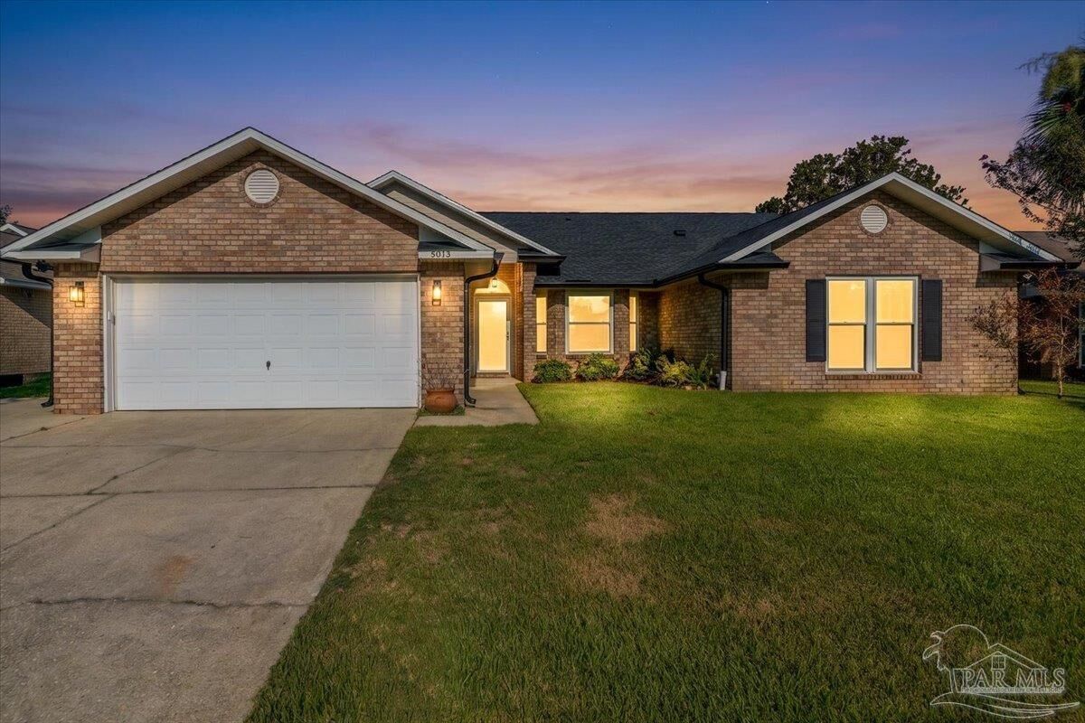 Property Photo:  5013 Terra Lake Cir  FL 32507 