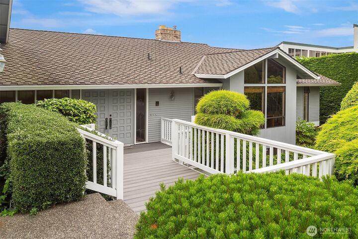 Property Photo:  231  Skyline Drive  WA 98020 