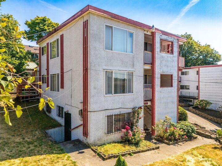 Property Photo:  812  29th Avenue S  WA 98144 