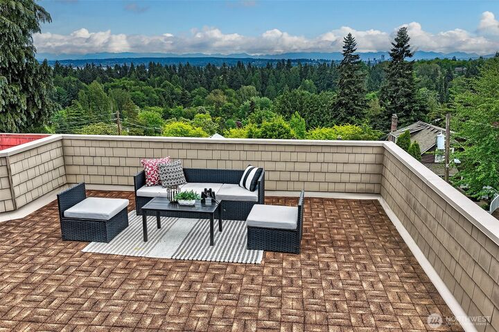 Property Photo:  1259  23rd Avenue E  WA 98112 