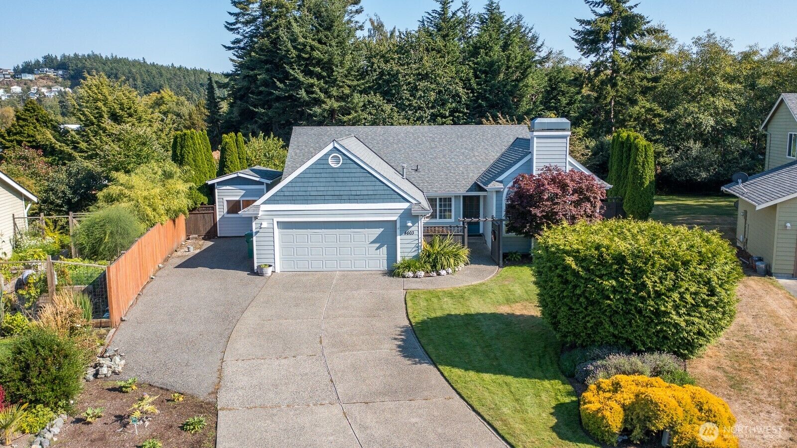 Property Photo:  4603  San Juan Avenue  WA 98221 