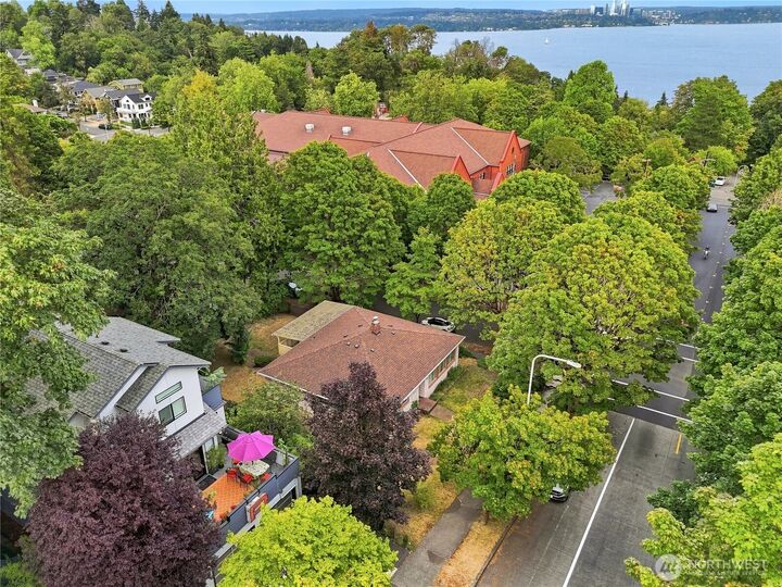Property Photo: 3020 E Yesler Way WA 98122