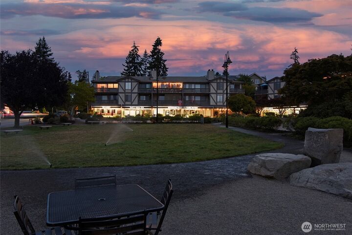 Property Photo: 185 Madison Avenue N WA 98110