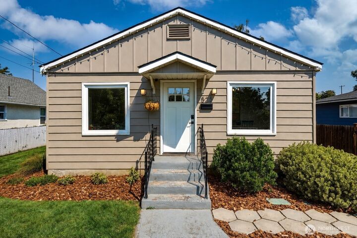 Property Photo: 525 Liberty Street WA 99362