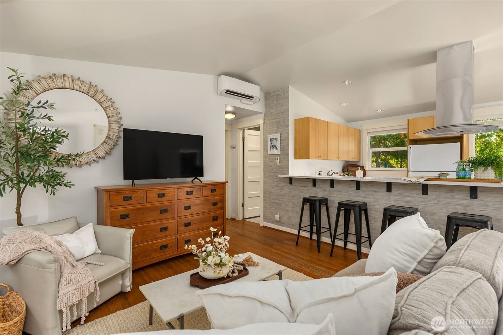 Property Photo: 1574 NE Park View Dr 10 WA 98110