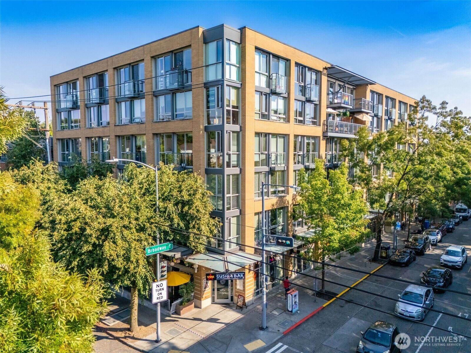 Property Photo: 530 Broadway E 210 WA 98102