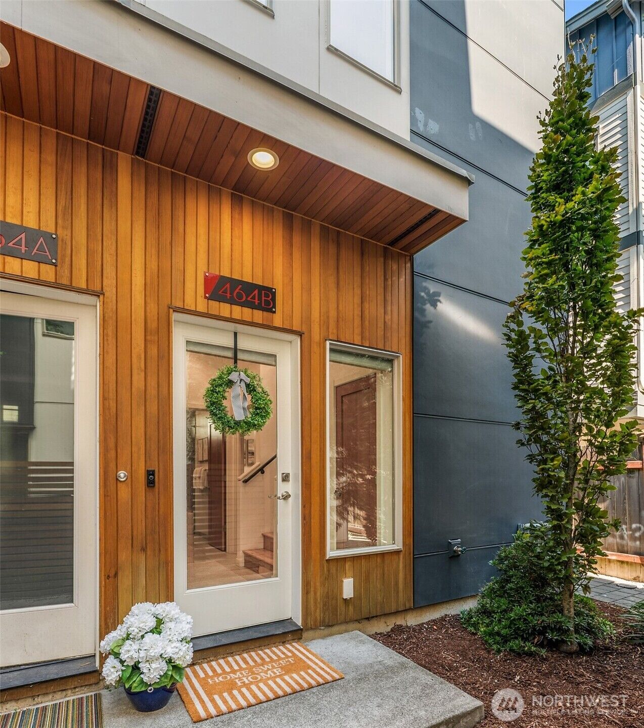 Property Photo:  464 NE Maple Leaf Place B  WA 98115 