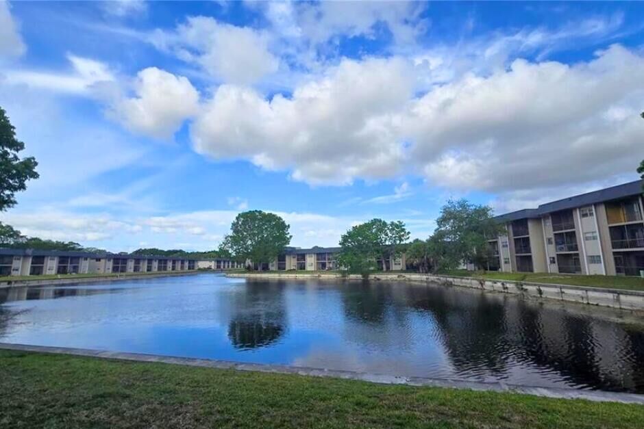 Property Photo:  7801 Colony Circle S 106  FL 33321 