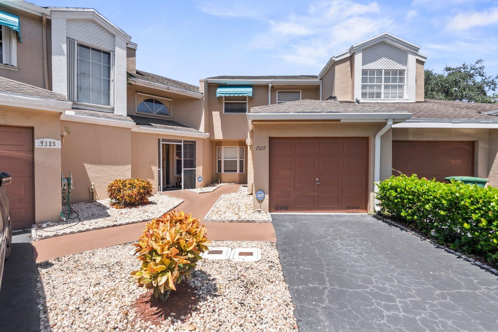 Property Photo:  7127 Woodmont Way 7127  FL 33321 