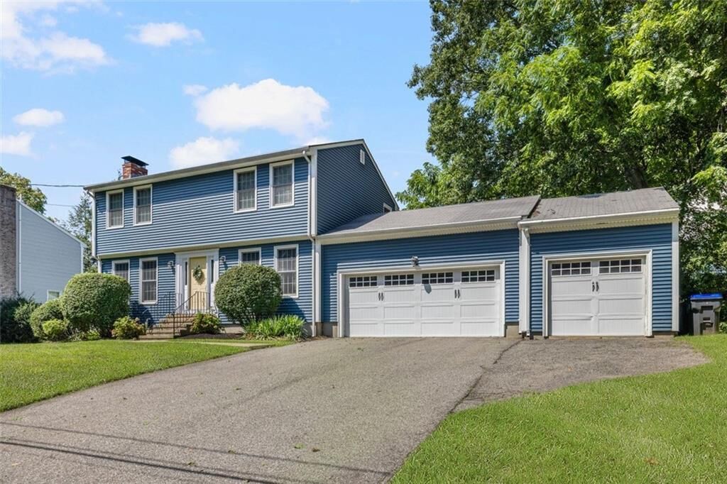 Property Photo:  45 Farm Drive  RI 02864 