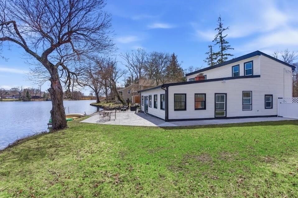 Property Photo:  462 Lake Shore Drive  RI 02889 