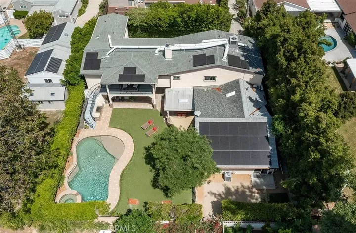 Property Photo:  22702 Califa Street  CA 91367 