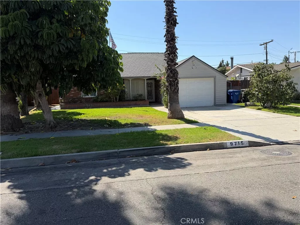 Property Photo: 9715 Greening Avenue CA 90605
