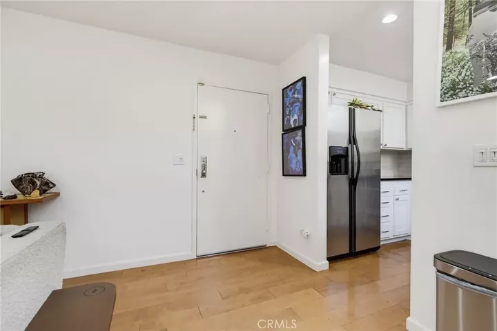 Property Photo:  1639 Camden Avenue 301  CA 90025 