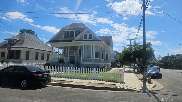 Property Photo:  1540 W 28th  CA 90007 