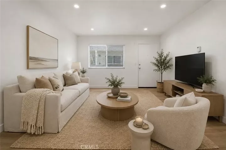 Property Photo:  1140 Molino  CA 90804 