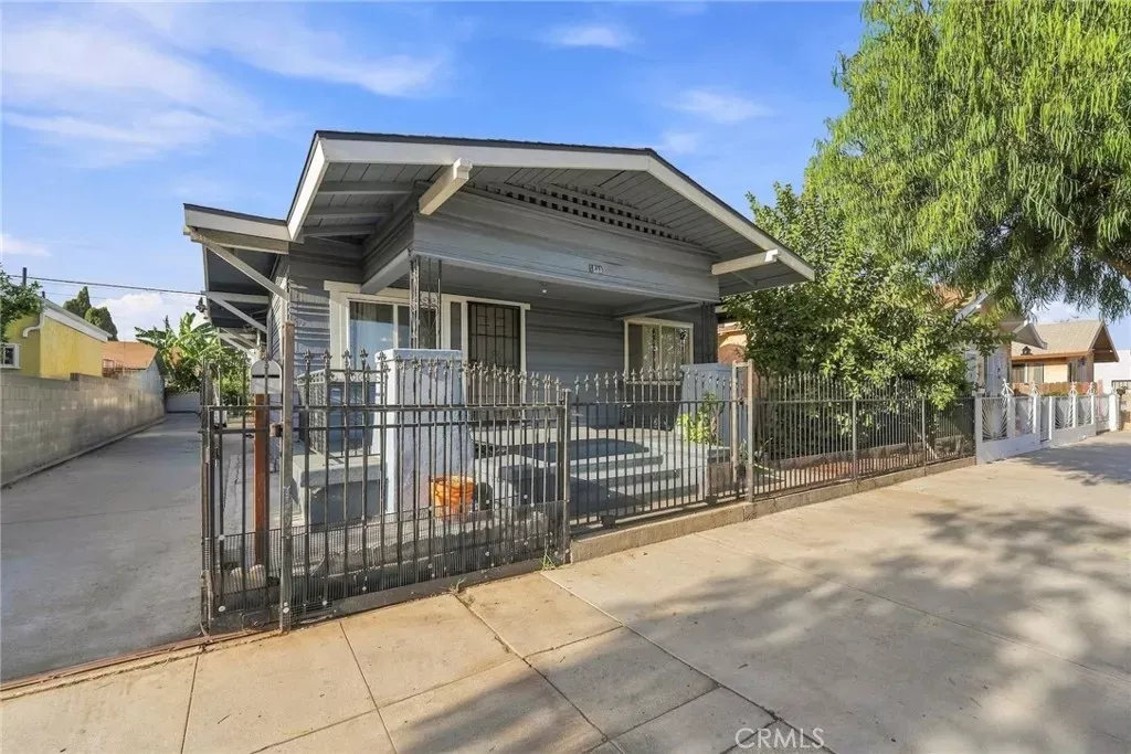 Property Photo: 1833 E Florence CA 90001