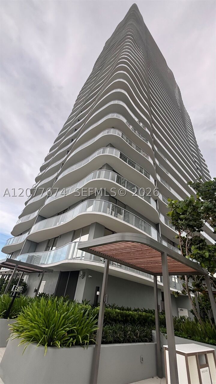 Property Photo: 1400 Biscayne Blvd 2106 FL 33132